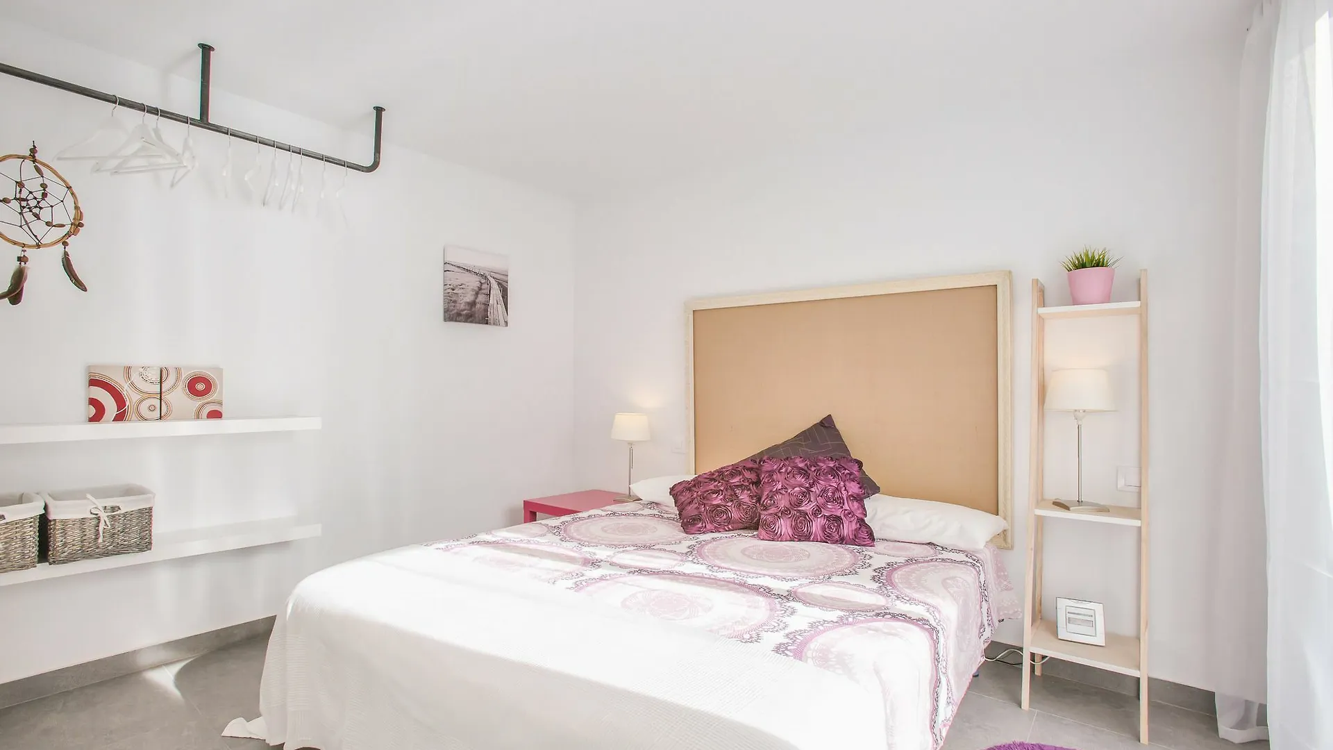 Flateli Montjuic Apartment Girona