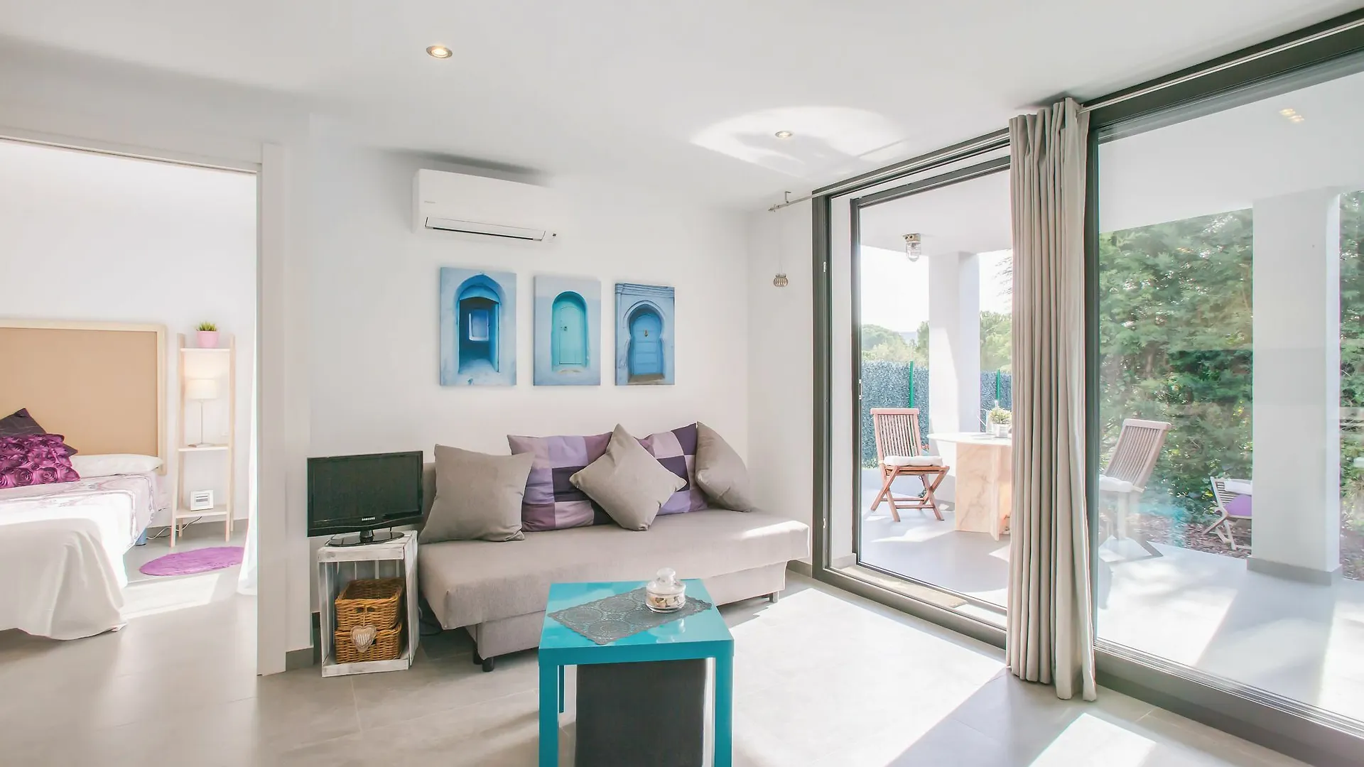 Flateli Montjuic Apartment Girona